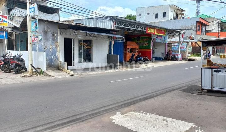 Strategic House Suitable for Opening a Business on the Side of Kebayoran Lama Road, South Jakarta