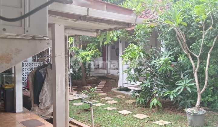 Spacious House Suitable for Boarding House in Central Kebayoran Baru, South Jakarta