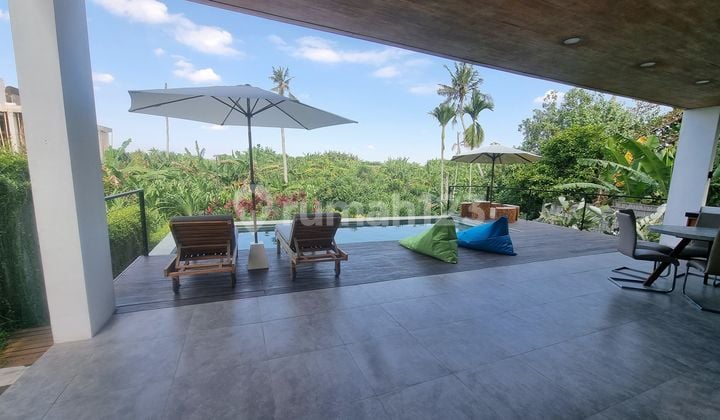 Villa Cantik Disewakan di Daerah Tumbak Bayuh dengan Pemandangan Pandan Tree