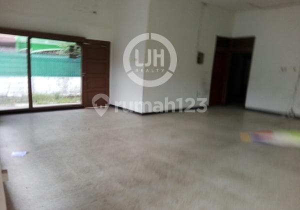 Rumah cocok untuk usaha di jalan Semeru Raya