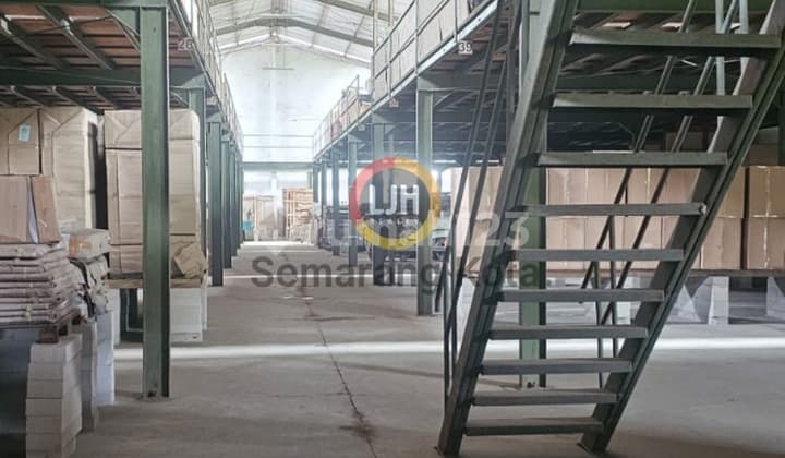 Bangunan Gudang Atau Pabrik Di Terboyo