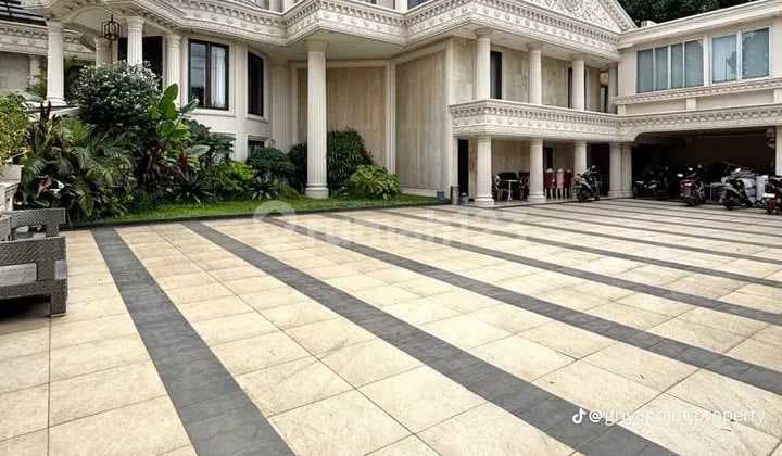 Rumah Mewah 3 Lantai Strategis Design Istimewa