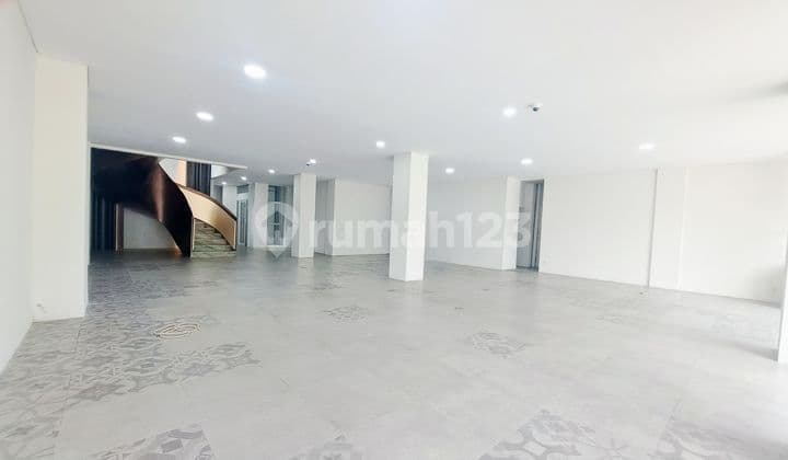 Ruko Luas Cocok untuk Kantor Lokasi Strategis
