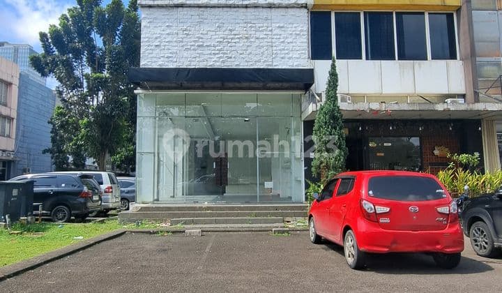 Ruko 3 Lantai Pinggir Jalan Ramai Strategis