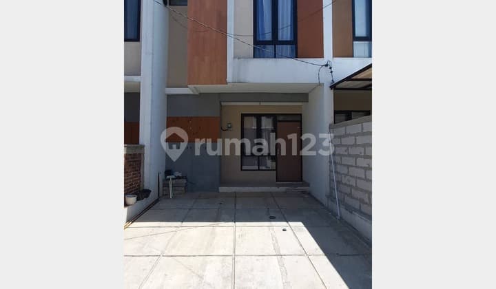 Rumah Modern Minimalis di G-Land Ciwastra, Bojongsoang.