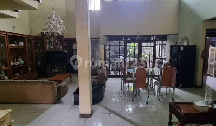 Rumah Tanah Luas Harga Menarik di Babakan Surabaya, Kiaracondong.