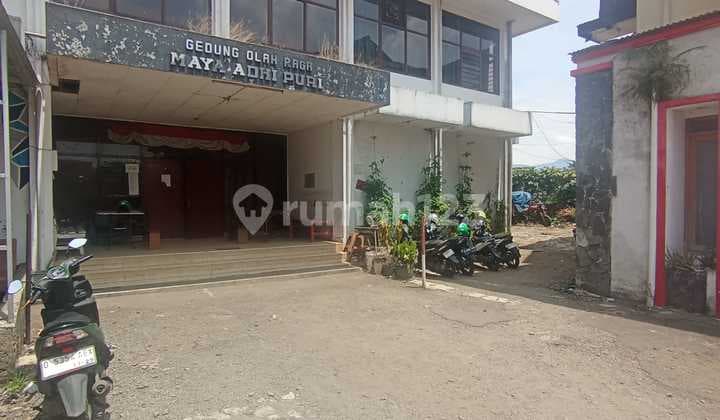 Gedung Perkantoran Siap Huni Halaman Luas di Dago, Bandung.