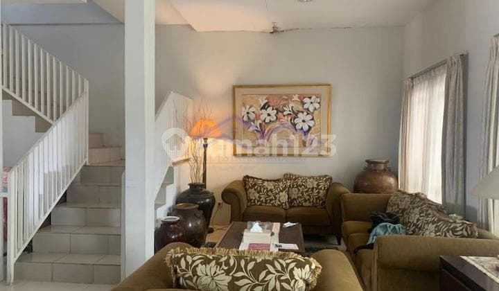 Rumah Nyaman Harga Menarik di Komplek Sariwangi.