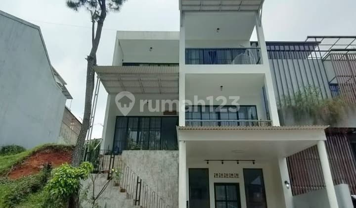 Rumah Villa Cocok untuk Rumah Tinggal atau Sewa Harian.