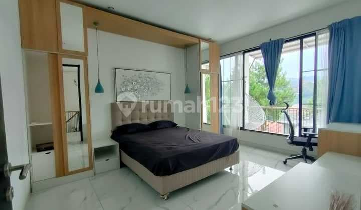 Rumah Full Furnish, Plus Kolam Renang di Resor Dago Pakar.