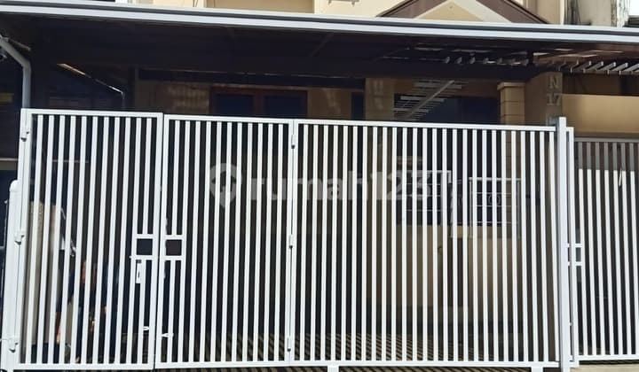 Rumah Berlokasi Strategis di Komplek Setraduta, Bandung.