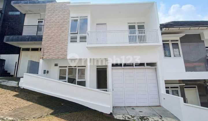 Rumah Modern Minimalis Dalam Cluster Perumahan Bukit Ligar, Sayap Cigadung, Dago.