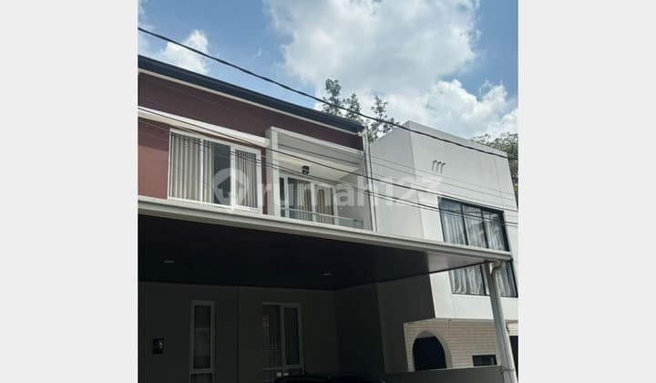 Rumah Desain Menarik di Komplek Sayana Terrace, Pasir Impun.