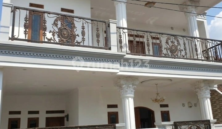 Rumah Full Furnished Berlokasi Strategis Komplek Taman Raflesia