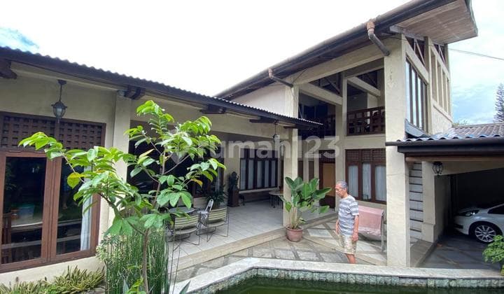 Ready-to-Occupy House, Ngantong Land, in Gegerkalong, Setiabudi Wing.