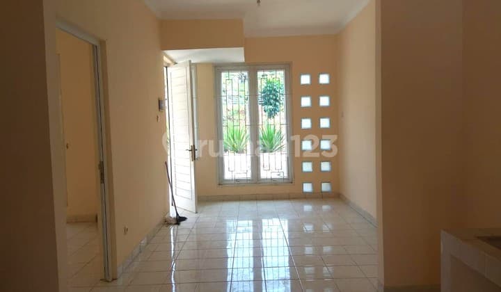 RUMAH DISEWA DI CIBUBUR COUNTRY – SIAP HUNI, BEBAS BANJIR, LT:160M, LB:62M, KT:2, KM:1, ONE GATE SYSTEM STRATEGIS