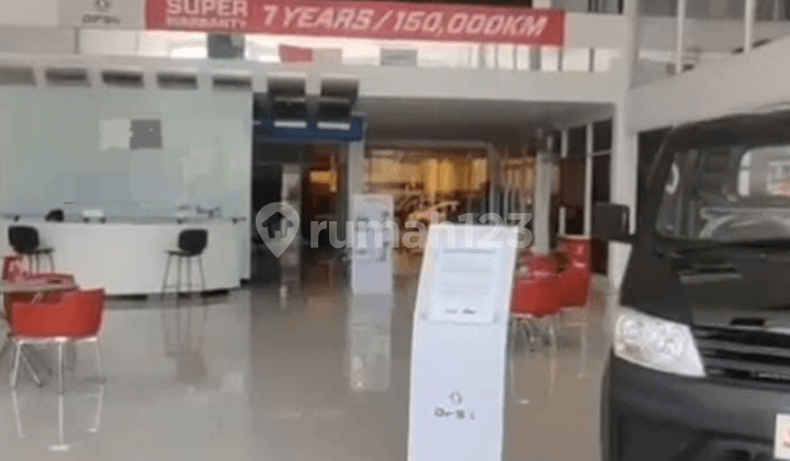 Showroom Ex Mobil Raya Arif Rachman Hakim Hadap Selatan