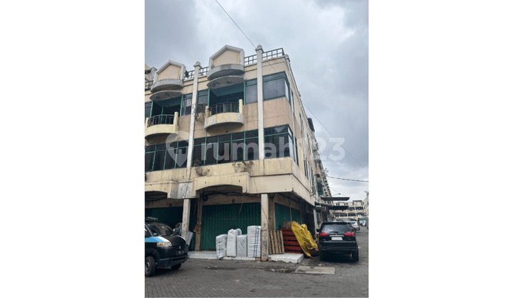 Ruko Pengampon Square 3.5 Floors Hook