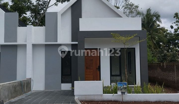 Scandinavian Pusat Kota Wonosari Bangunan Premium