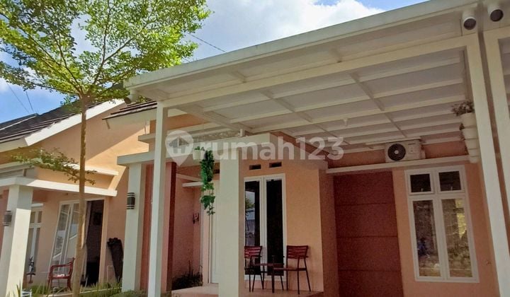 Rumah Siap Huni 2 Menit Ke Sekolah Internasional Kesatuan Bangsa