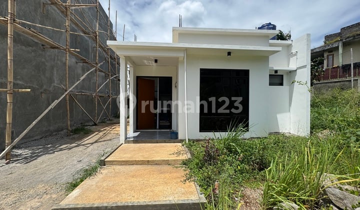 Disewakan Rumah Baru di Cigadung Selatan Kota Bandung