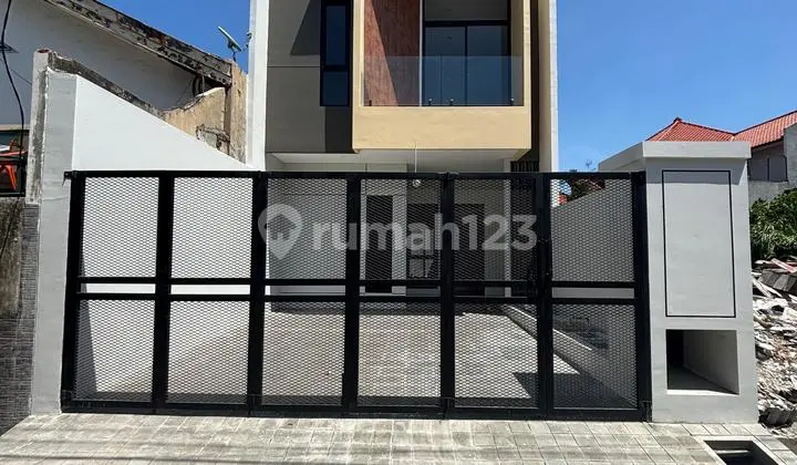 Rumah 2 Lantai Bangunan Baru Lebar 6 Darmo Permai Surabaya