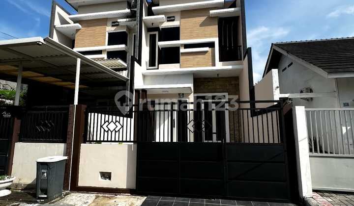 Ready Unit Gununganyar 2 Lantai Griya 99 Fasilitas Dekat