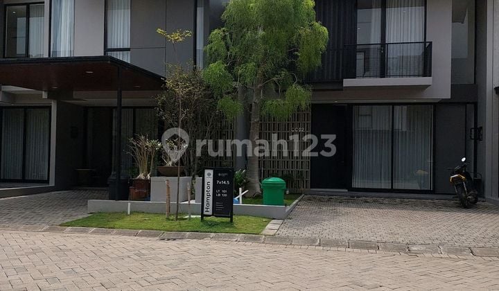 7 Meters Wide Central Park Juanda House Ready 2 Floors Move-in Ready