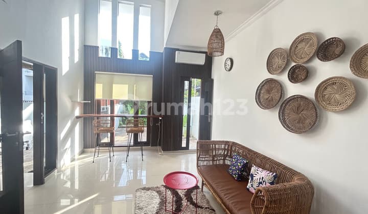 Rumah Siap Huni Fully Furnished di Taman Giri - Desain Modern & Akses Strategis