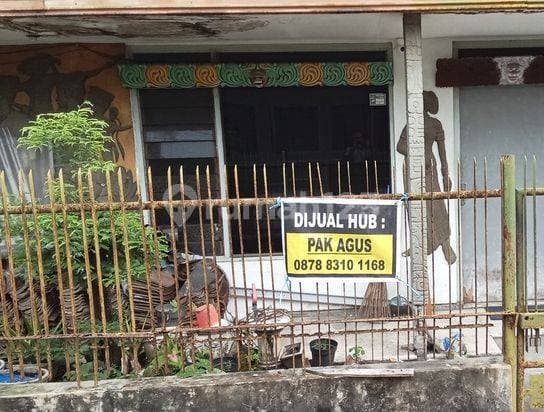 Rumah dengan lokasi strategis