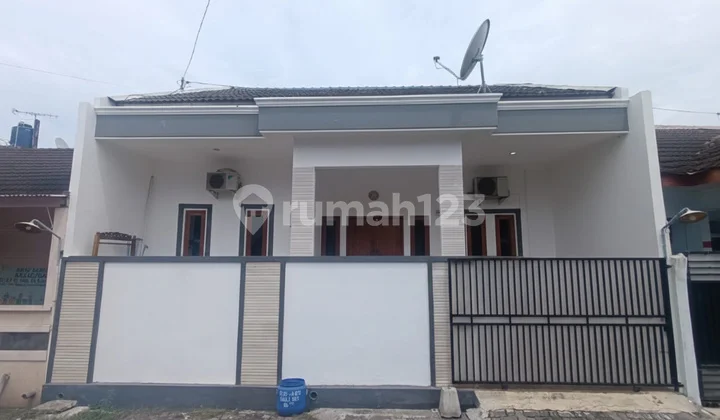 Ready-to-Live and Comfortable House in Tanah Mas Area, Semarang - 11082 Ready-to-Live and Comfortable House in Tanah Mas Area, Semarang - 11082