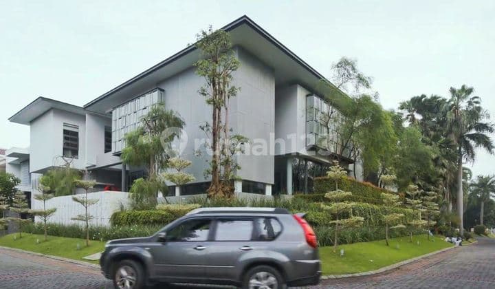 Pakuwon Indah House: Modern, Luxurious, Fully Furnished, Swimming Pool, Hook!