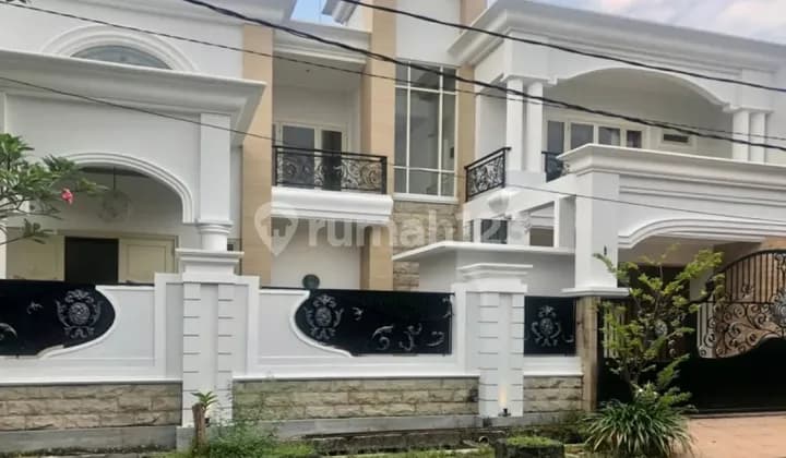Rumah Megah di Pusat Kota Surabaya: Jalan Cokroaminoto, SHM, 3 Lantai!
