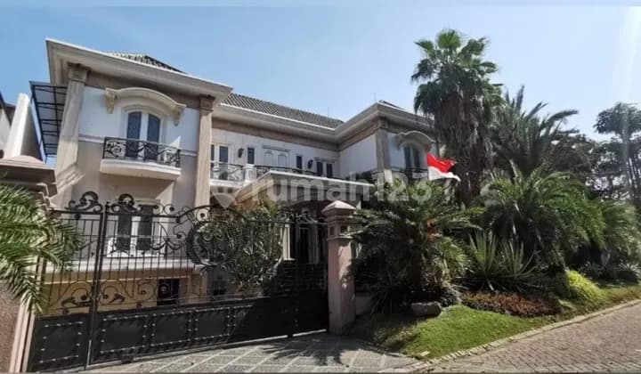 Rumah Graha Famili Blok H: Golf View Mewah, Pool, Lift!