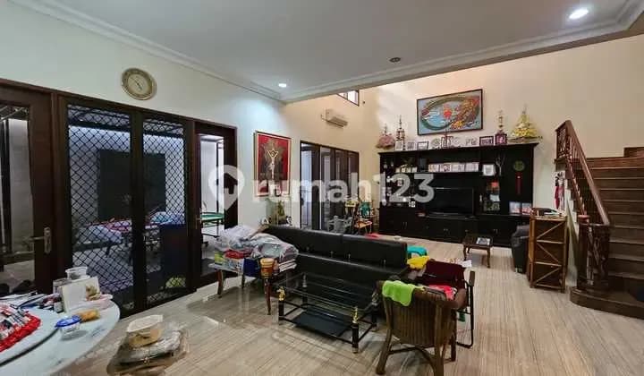Rumah Puri Sentra Raya Extension: Furnished, Hadap Selatan!
