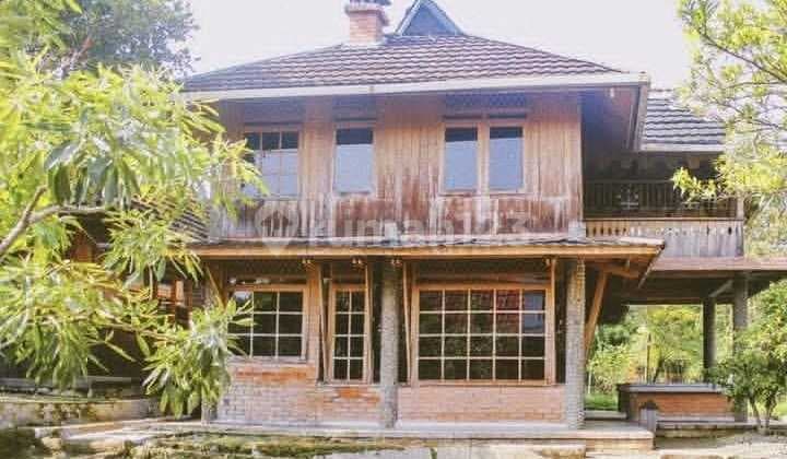 Classic & Unique Atmosphere Villa House in Nagrak Subang