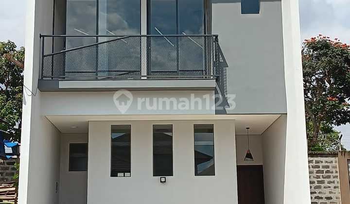 Rumah.minimalis.modern.2lantai Nuansa Villa Rumah SHM