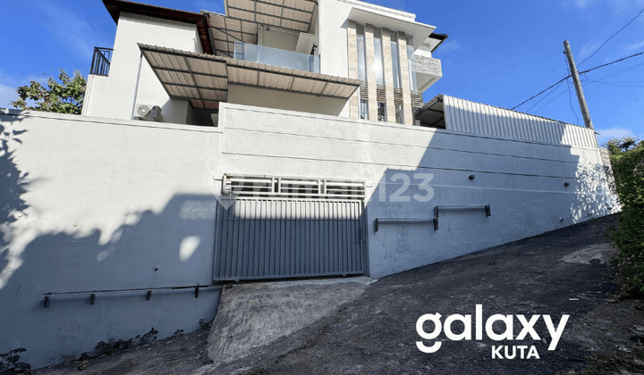 DIJUAL RUMAH MINIMALIS MODERN DI DHARMAWANGSA UNGASAN BADUNG - BALI
