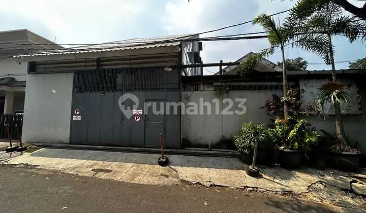 Jual Rumah Dan Ruang Usaha Cocok Untuk Klinik,cafe,bank,kantor Dan Lainnya