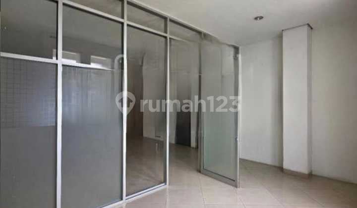 Disewkan Ruko 3 Lantai Ex Bank Siap Pakai Lokasi di Jalan Soekarno Hatta Bandung