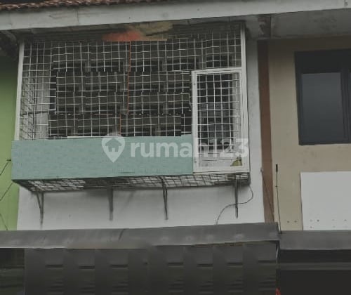 Ruko Daan Mogot Baru, tepi jalan, dekat sekolah, cocok untuk usaha, Jakarta Barat
