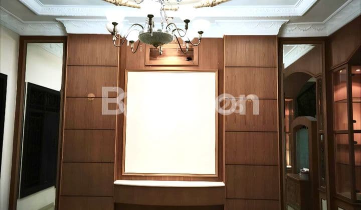 • For Sale / For Rent • Sari Mas Complex, Putri Hijau Street