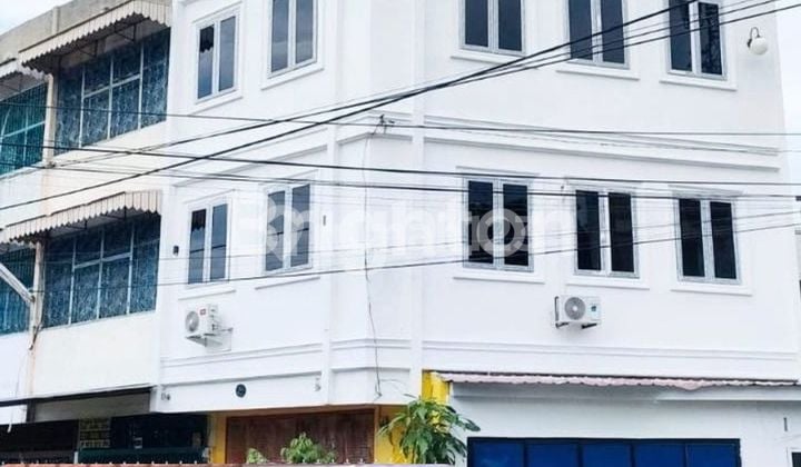 • Rumah Hook / Sudut - Lokasi Inti Kota - Kondisi Sangat Bagus