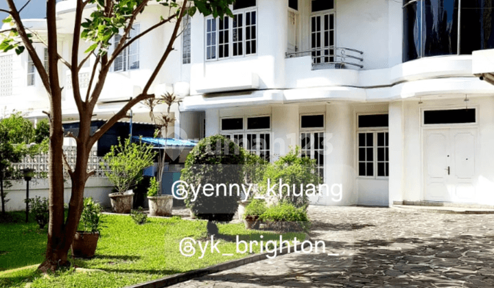 Spacious Livable House in the Heart of Medan City, Price 22 Billion Negotiable.