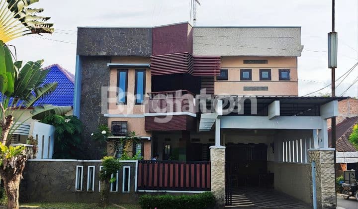 Rumah Hook Villa Di Tengah Kota Besar Medan