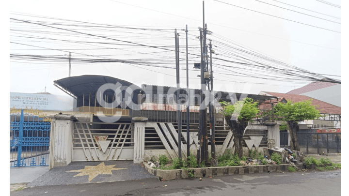 Rumah Lama Hitung Tanah di 0 Jalan Raya Sukomanunggal Jaya, Surabaya Barat Rumah Lama Hitung Tanah di 0 Jalan Raya Sukomanunggal Jaya, Surabaya Barat