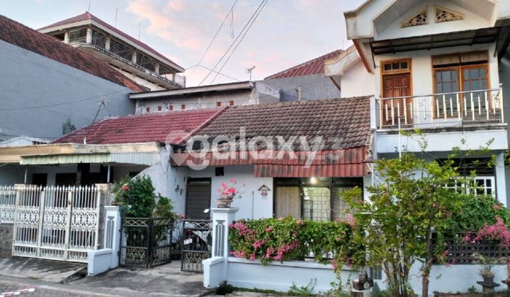 Rumah 2 kavling jejer hook Gresik Kota Baru dekat Gress Mall