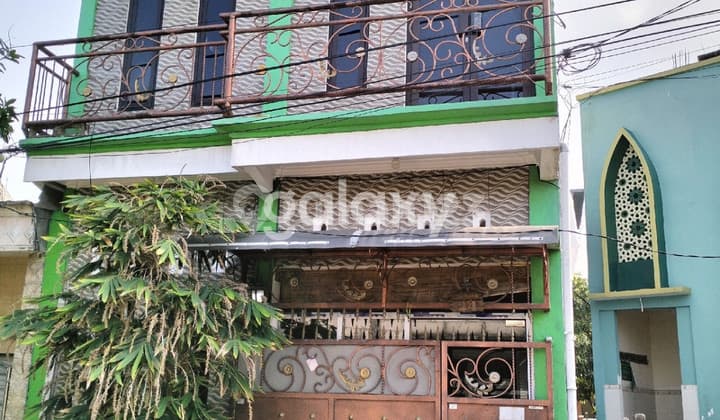 Rumah 2 Lantai Desain Untuk Usaha Di Pps Manyar, Gresik