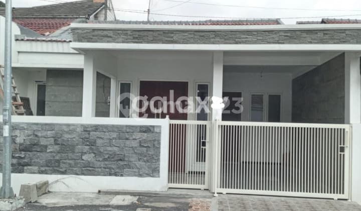 Dijual Rumah Siap Huni, Baru Renov, Gres Baru di Taman Pondok Indah Wiyung, Surabaya Barat