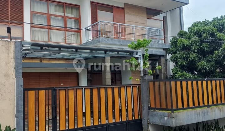 Jual Rumah Modern Tropical di Sukahaji Bandung